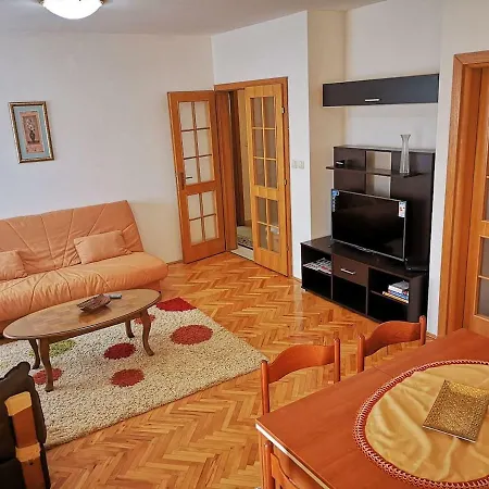 Comfortable In - Up To 4 Persons * بودغوريتْسا
