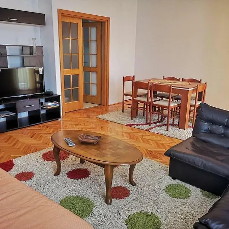 Comfortable In - Up To 4 Persons * بودغوريتْسا